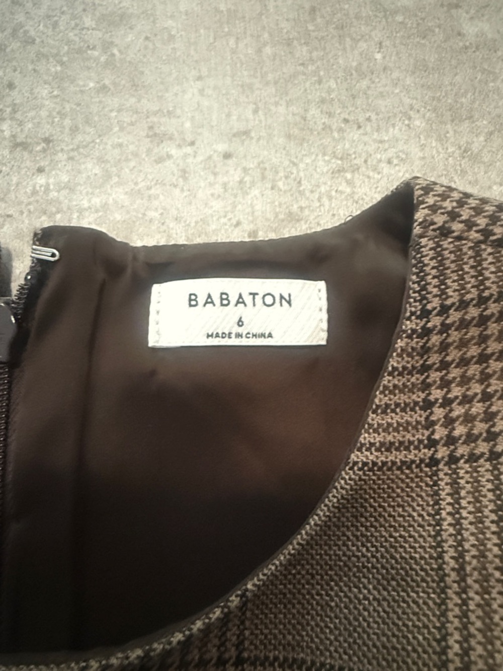 Babaton Aritzia Bellevue Top  TYSON CHK BROWN/TAUP Size 6 - Picture 4 of 4